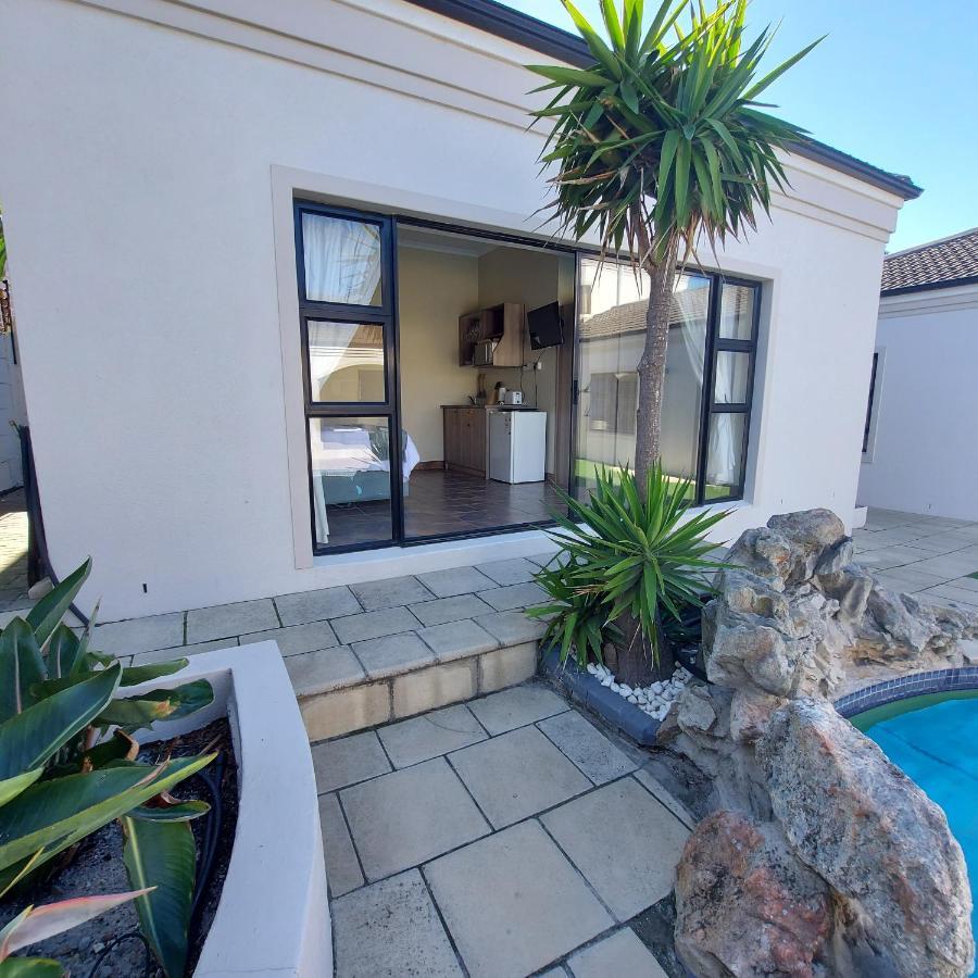 Balmoral Cottage, West Guest house Cape Town